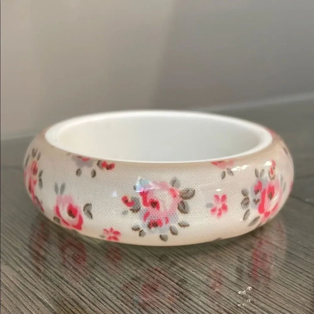 Vintage Floral Rose Print Lucite Style Bangle Bracelet